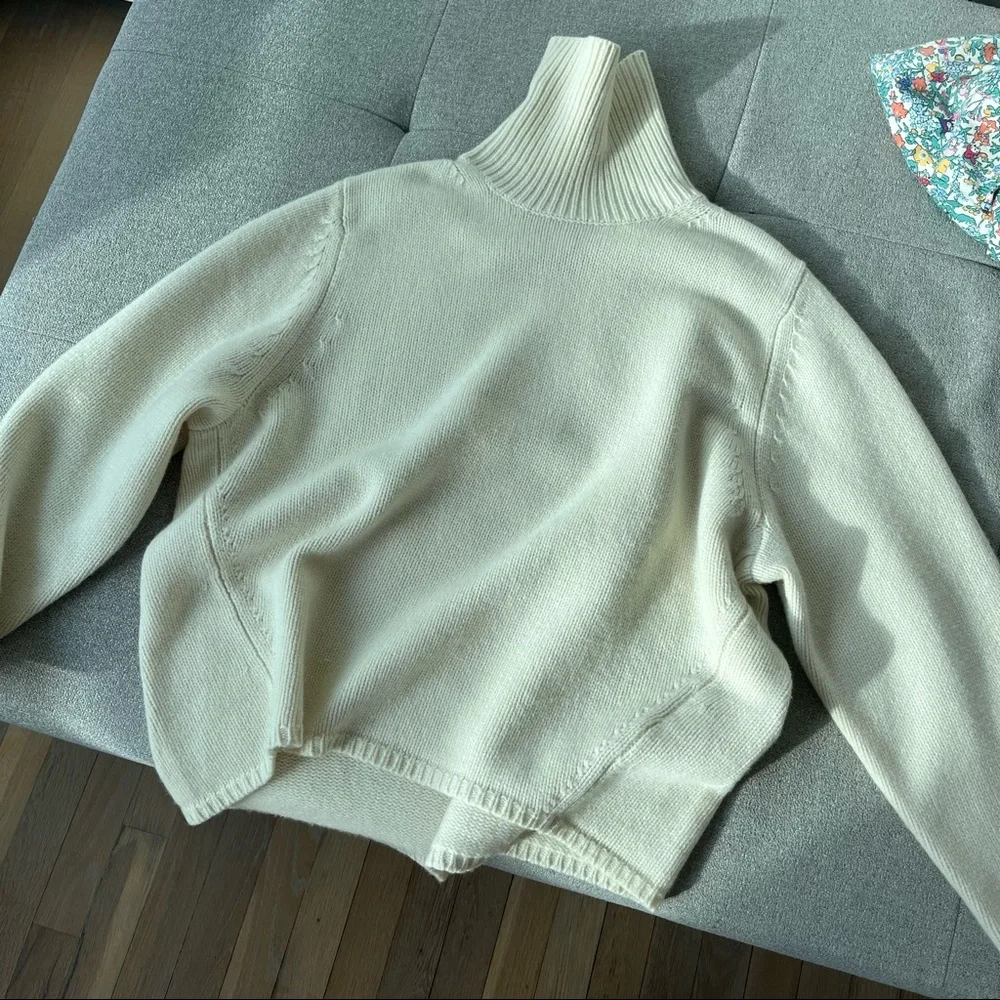 Toteme brand new white wool cashmere sweater - Picture 9 of 12